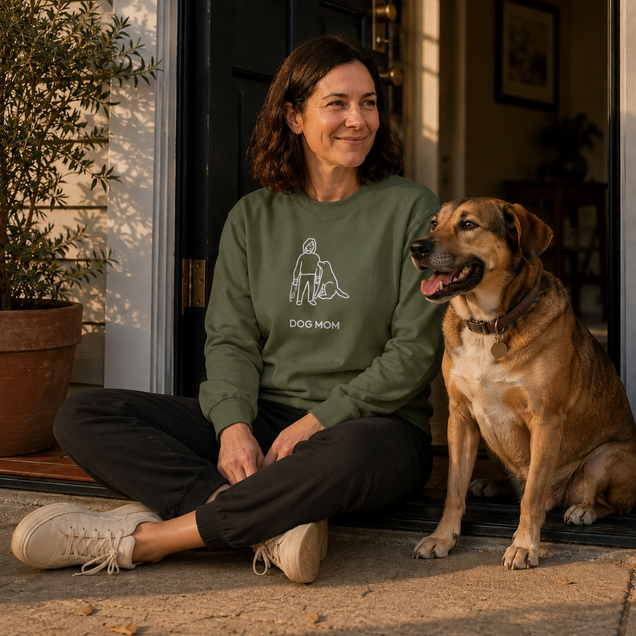 Dog Mom | Softstyle Fleece Sweatshirt